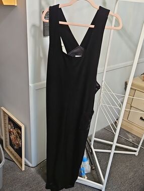 Jacqueline Ferrar Black V-Back Maxi Dress with Side Pocket